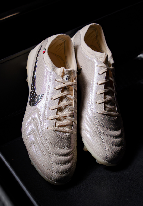 Nike Tiempo 'Lux'